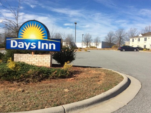 Days Inn by Wyndham Greensboro NC - image 42