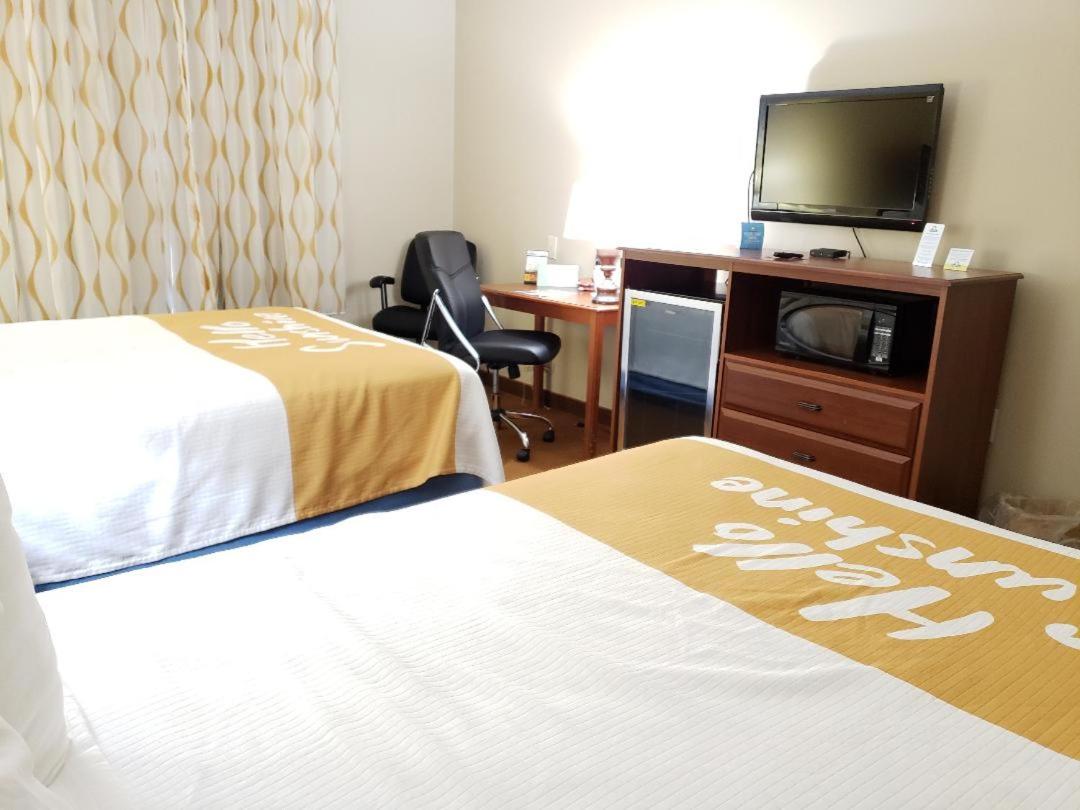 Days Inn by Wyndham Greensboro NC - image 5