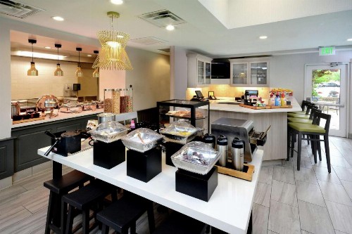 Hilton Garden Inn Greensboro - image 36