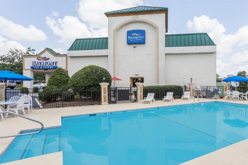 Baymont by Wyndham Greensboro/Coliseum - image 21