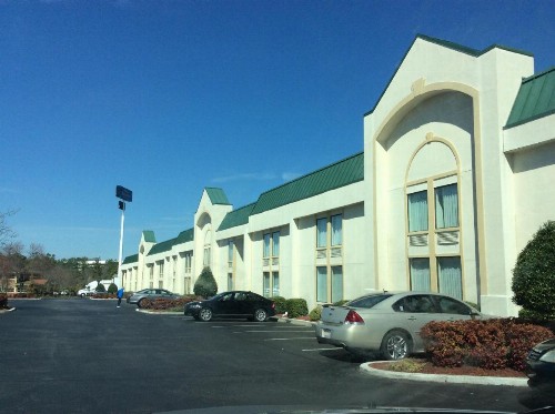 Baymont by Wyndham Greensboro/Coliseum - image 22