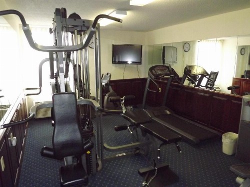 Baymont by Wyndham Greensboro/Coliseum - image 33