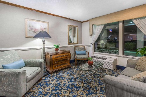 Baymont by Wyndham Greensboro/Coliseum - image 36