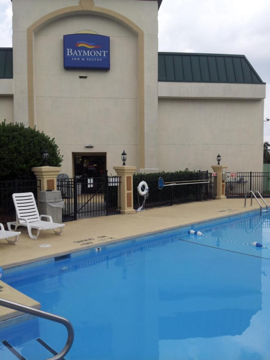 Baymont by Wyndham Greensboro/Coliseum - image 4