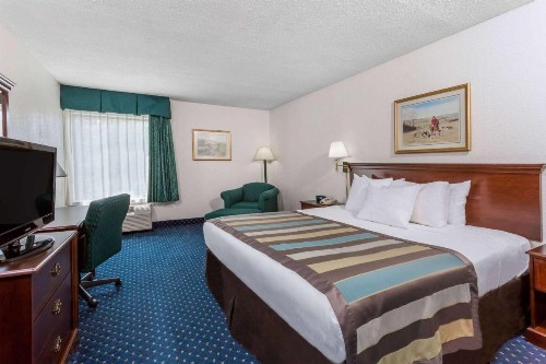 Baymont by Wyndham Greensboro/Coliseum - image 43