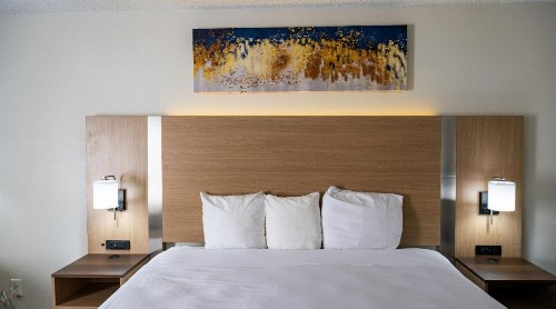 Baymont by Wyndham Greensboro/Coliseum - image 49
