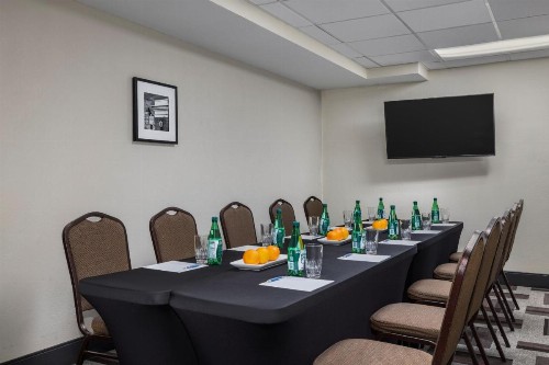 Four Points by Sheraton Greensboro Airport - image 2