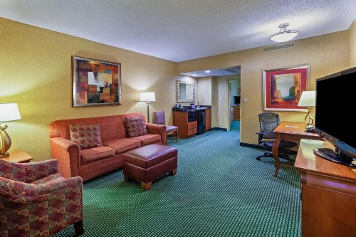 Embassy Suites Greensboro Airport - image 16