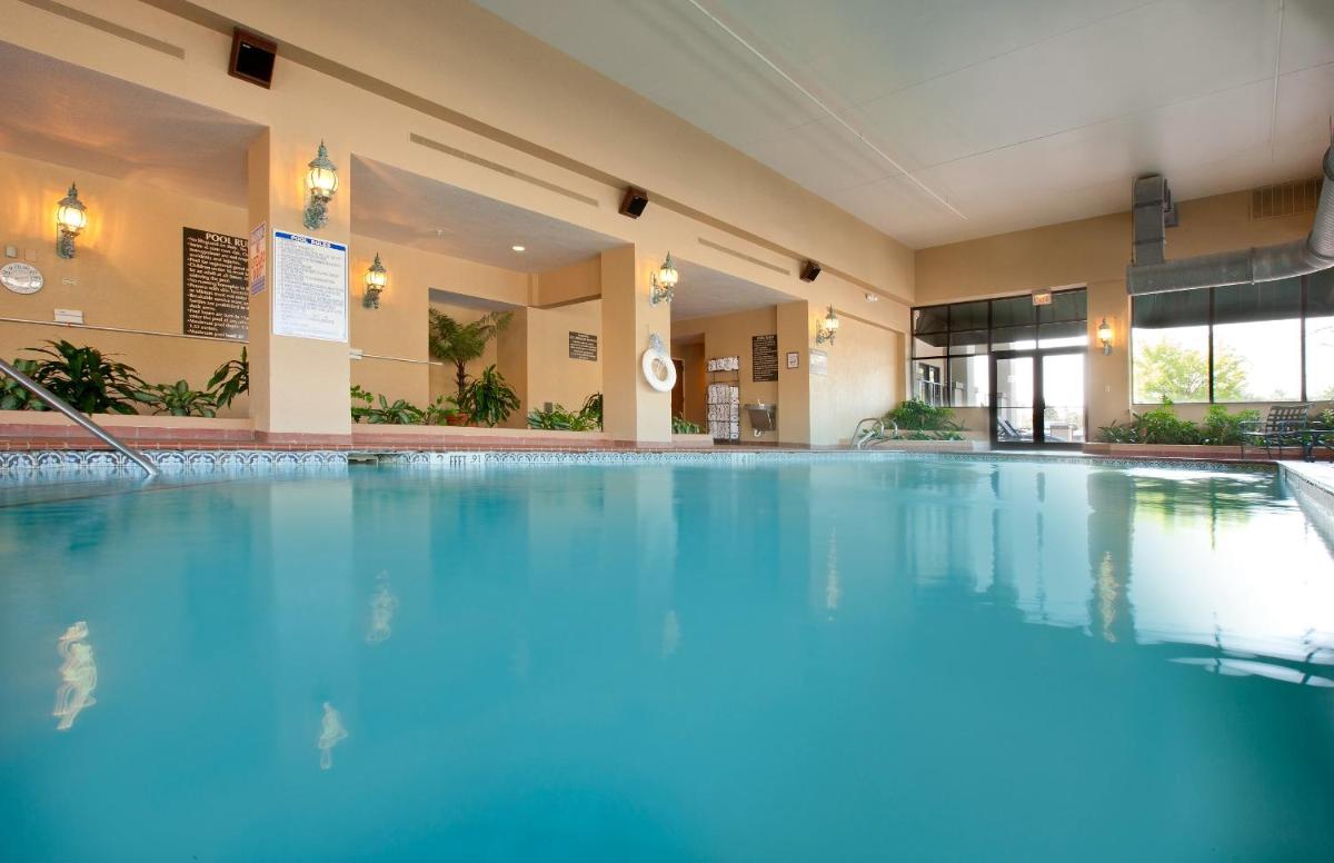Embassy Suites Greensboro Airport - image 2