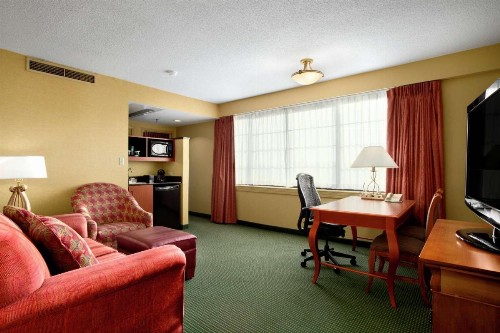 Embassy Suites Greensboro Airport - image 23