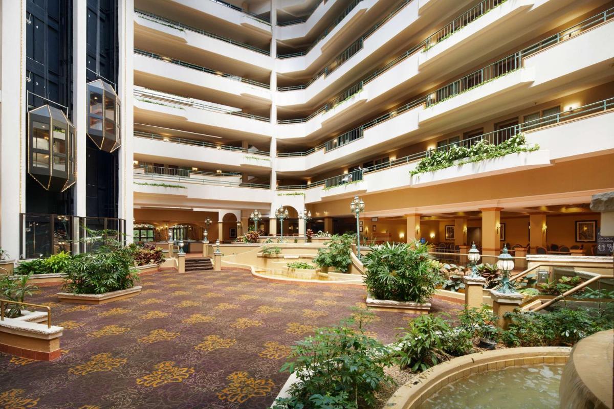 Embassy Suites Greensboro Airport - image 5