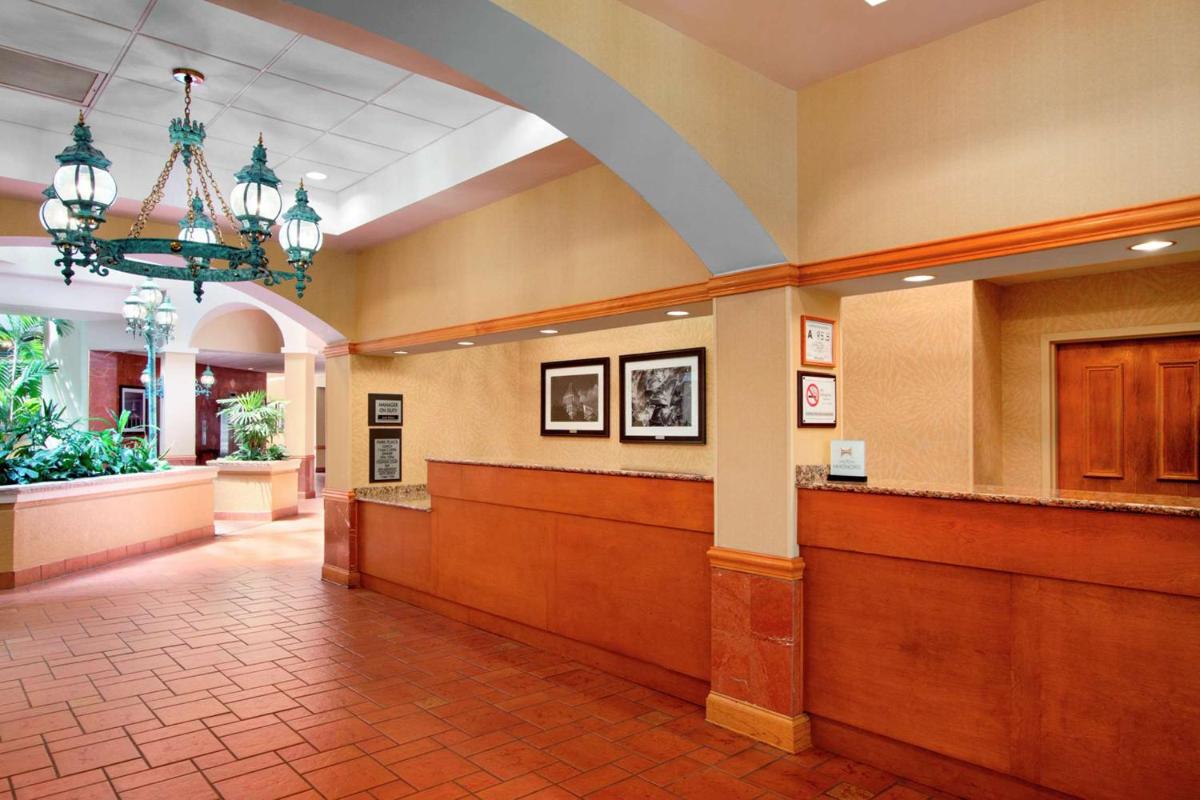 Embassy Suites Greensboro Airport - image 7