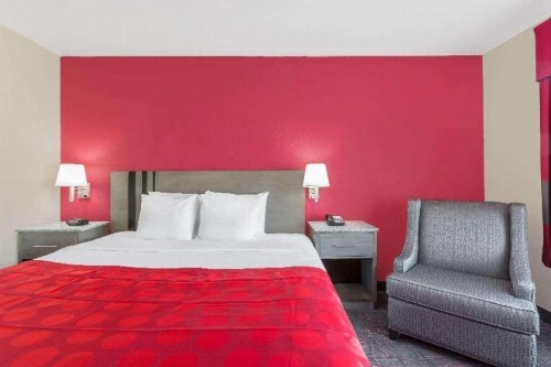Ramada by Wyndham-Greensboro - image 18