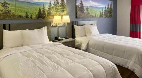 Ramada by Wyndham-Greensboro - image 24