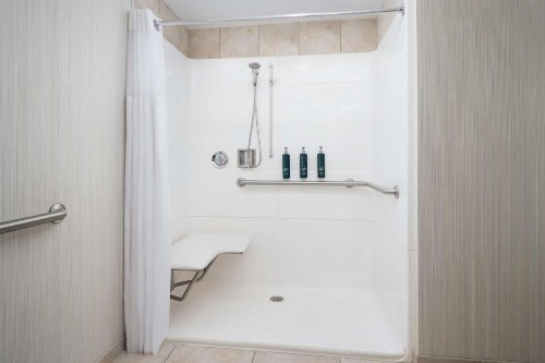 DoubleTree by Hilton Greensboro - image 11