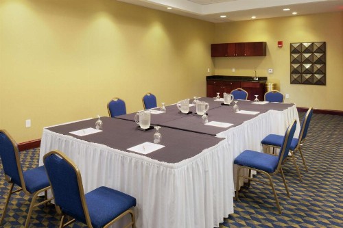 DoubleTree by Hilton Greensboro - image 12