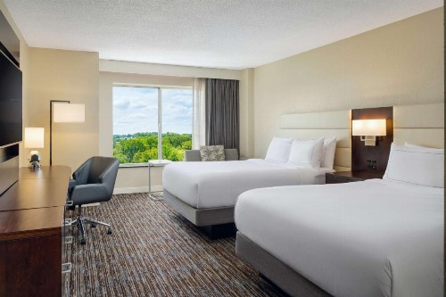 DoubleTree by Hilton Greensboro - image 15