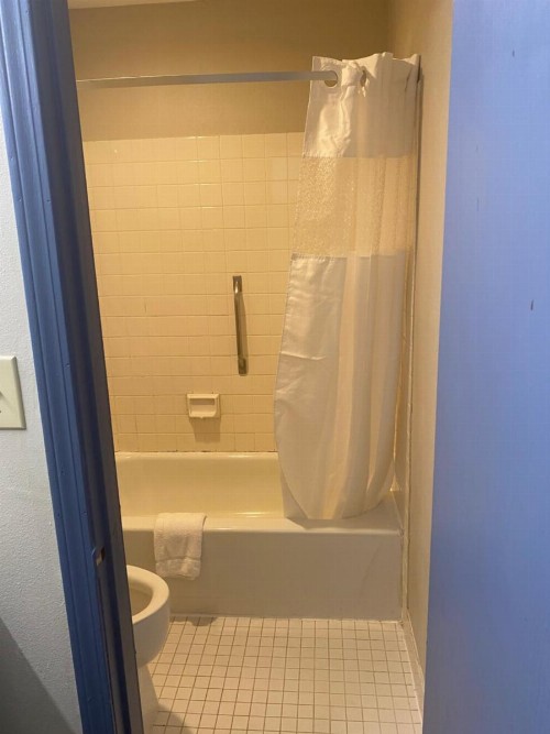 Fairview Inn - Greensboro Airport - image 28