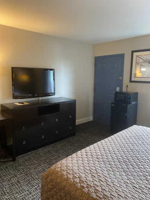 Fairview Inn - Greensboro Airport - image 48