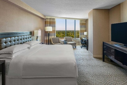 Sheraton Greensboro - image 10