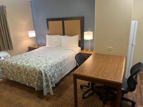 Extended Stay America Suites - Greensboro - Wendover Ave - image 10