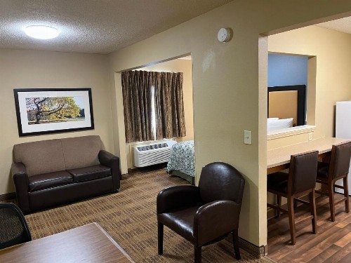 Extended Stay America Suites - Greensboro - Wendover Ave - image 17