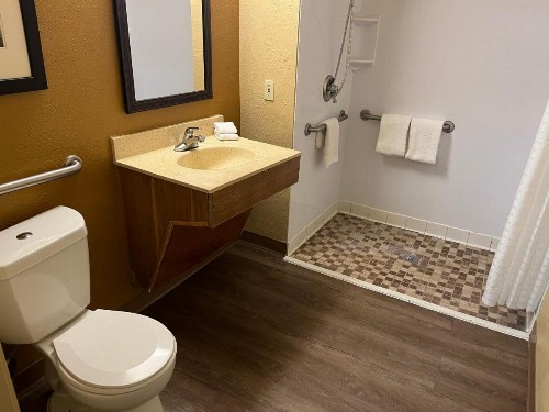 Extended Stay America Suites - Greensboro - Wendover Ave - image 7