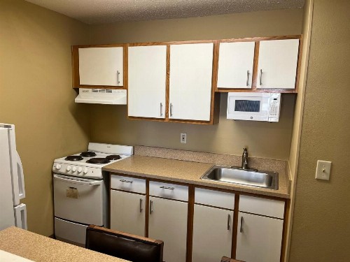 Extended Stay America Suites - Greensboro - Wendover Ave - image 8