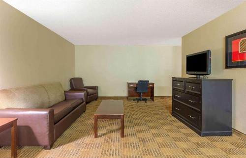 Extended Stay America Suites - Greensboro - Wendover Ave - Big Tree Way - image 13