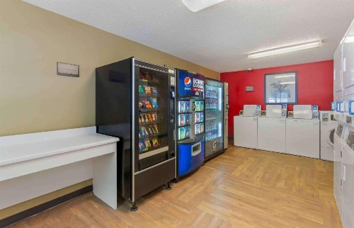 Extended Stay America Suites - Greensboro - Wendover Ave - Big Tree Way - image 23