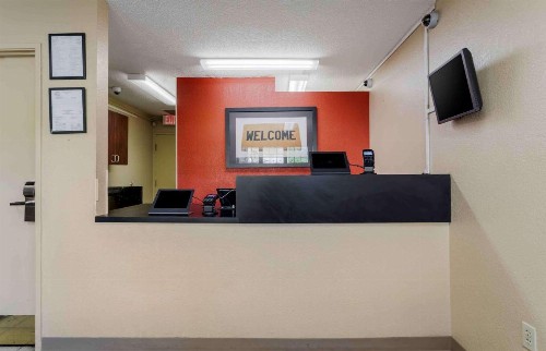 Extended Stay America Suites - Greensboro - Wendover Ave - Big Tree Way - image 5