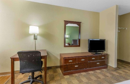 Extended Stay America Suites - Greensboro - Wendover Ave - Big Tree Way - image 6