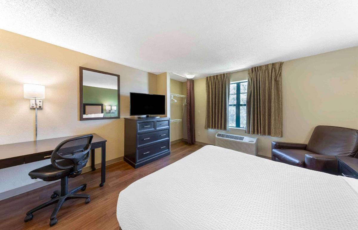 Extended Stay America Suites - Greensboro - Wendover Ave - Big Tree Way - image 7