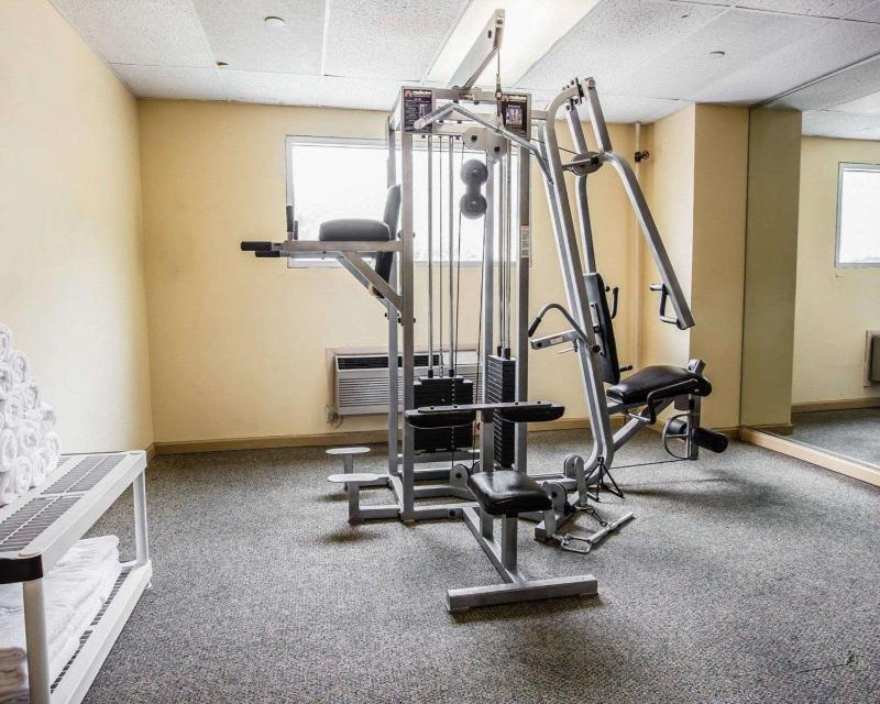 Quality Inn & Suites Airpark East - image 7
