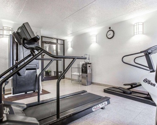 Quality Inn & Suites Coliseum - image 6