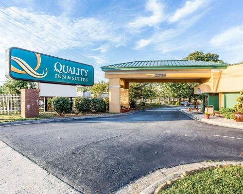 Quality Inn & Suites Coliseum - image 7