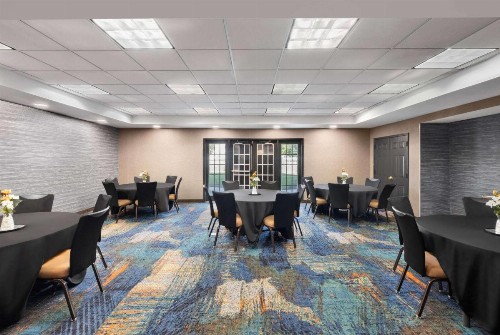 La Quinta by Wyndham Greensboro NC - image 11