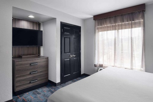 La Quinta by Wyndham Greensboro NC - image 12