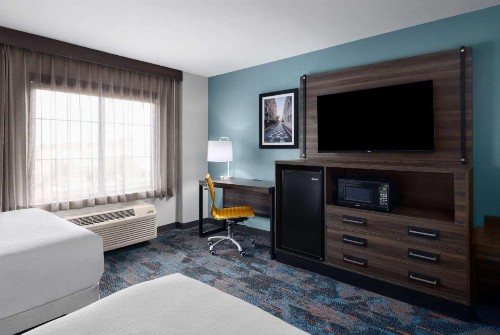 La Quinta by Wyndham Greensboro NC - image 13