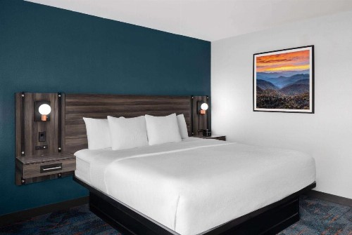 La Quinta by Wyndham Greensboro NC - image 20