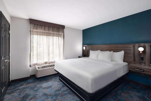 La Quinta by Wyndham Greensboro NC - image 29