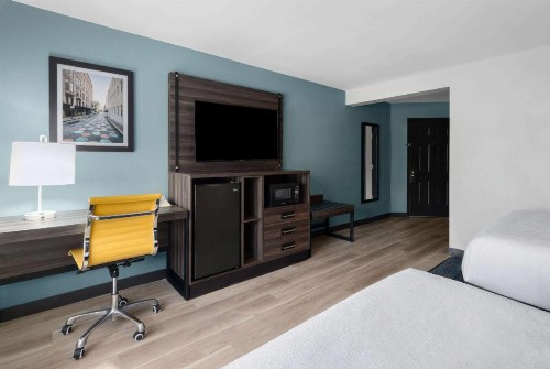 La Quinta by Wyndham Greensboro NC - image 30
