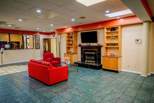 Rodeway Inn & Suites Greensboro Southeast - image 11