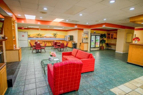 Rodeway Inn & Suites Greensboro Southeast - image 12