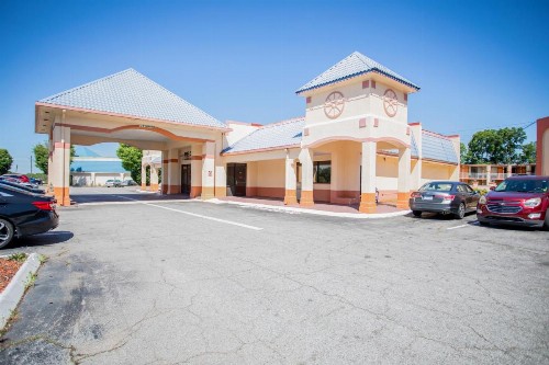 Rodeway Inn & Suites Greensboro Southeast - image 2