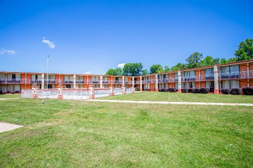 Rodeway Inn & Suites Greensboro Southeast - image 22