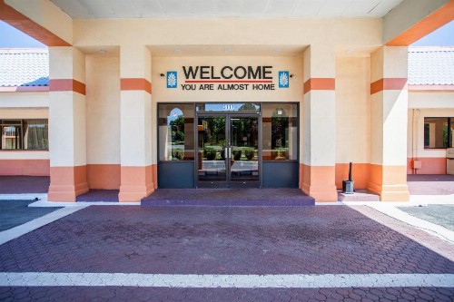 Rodeway Inn & Suites Greensboro Southeast - image 24