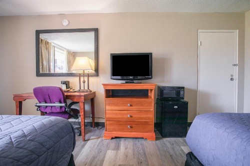 Rodeway Inn & Suites Greensboro Southeast - image 37