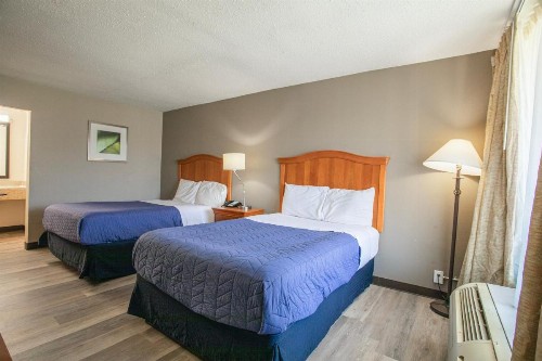 Rodeway Inn & Suites Greensboro Southeast - image 39