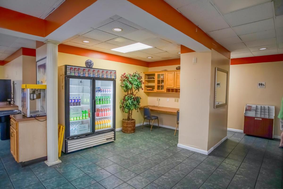 Rodeway Inn & Suites Greensboro Southeast - image 4